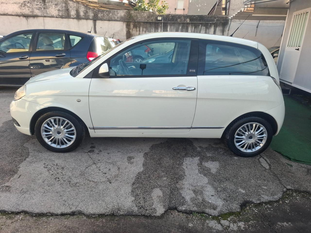 Lancia Ypsilon 1.3 MJT 75 CV Diva