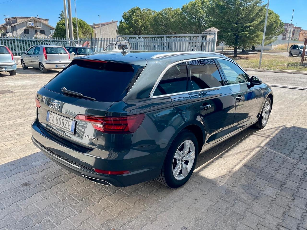 Audi A4 35 TDI S tronic Business