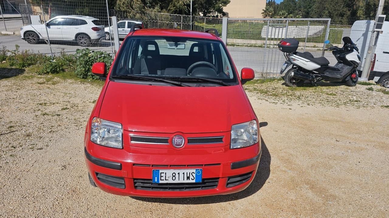 FIAT PANDA 1.3 JTD 75 CV 2012 Dynamic E5 € 3.900,00 ADATTA X NEO PATENTATI