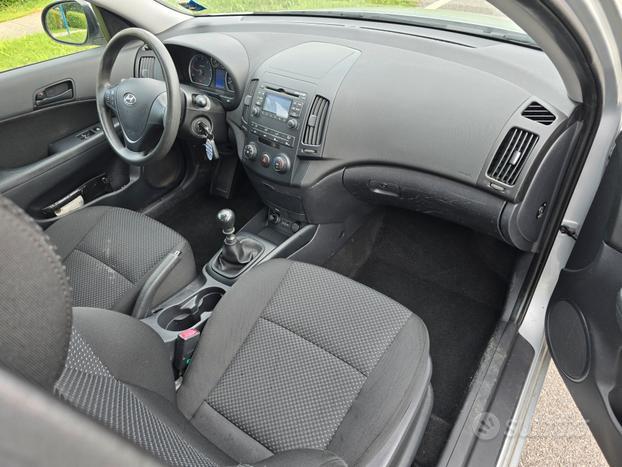 HYUNDAI i30 1.6 CRDi 90CV "ADATTA PER NEOPATENTAT