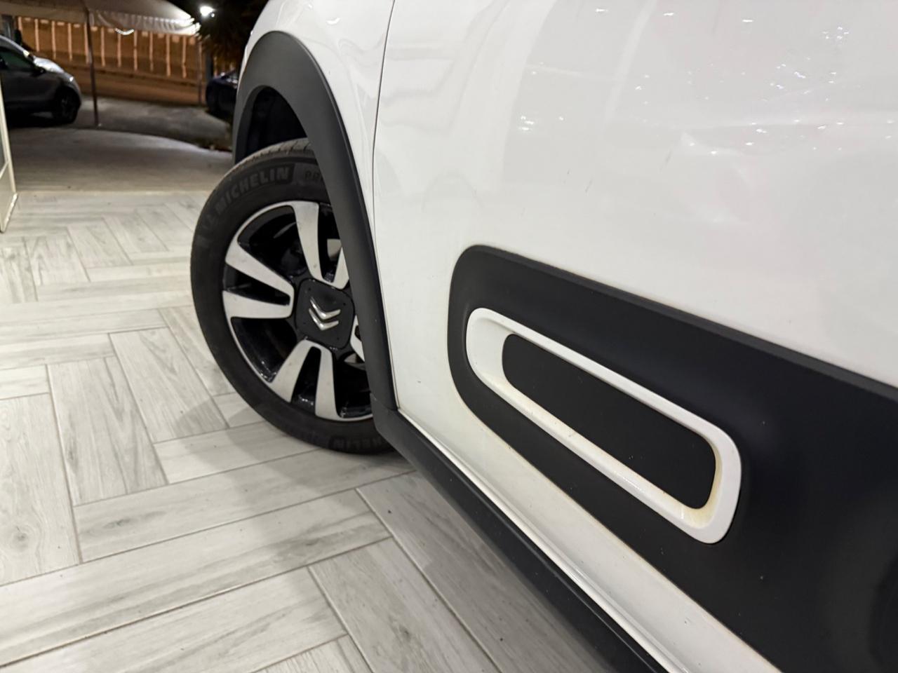 Citroen C3 BlueHDi100CV Shine AIRBUMP FULL LED2022