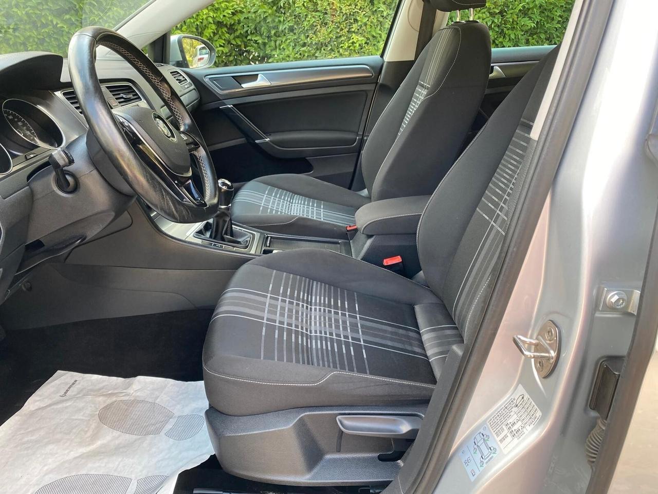 Volkswagen Golf LOUNGE1.6 TDI 110 CV