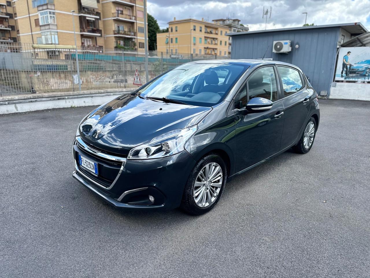 Peugeot 208 PureTech 82 5 porte Allure