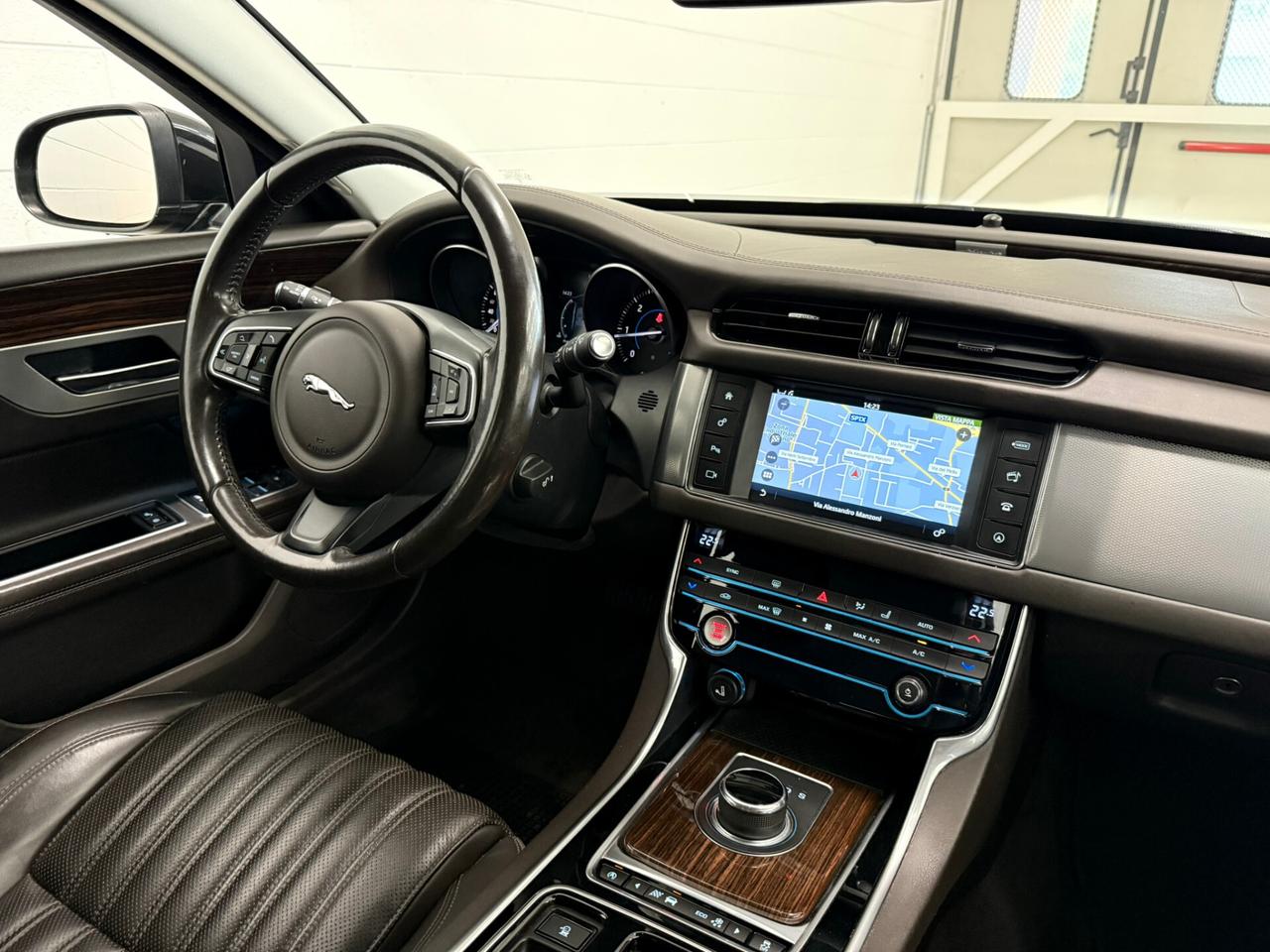 Jaguar XF 2.0 D 180 CV aut. Prestige