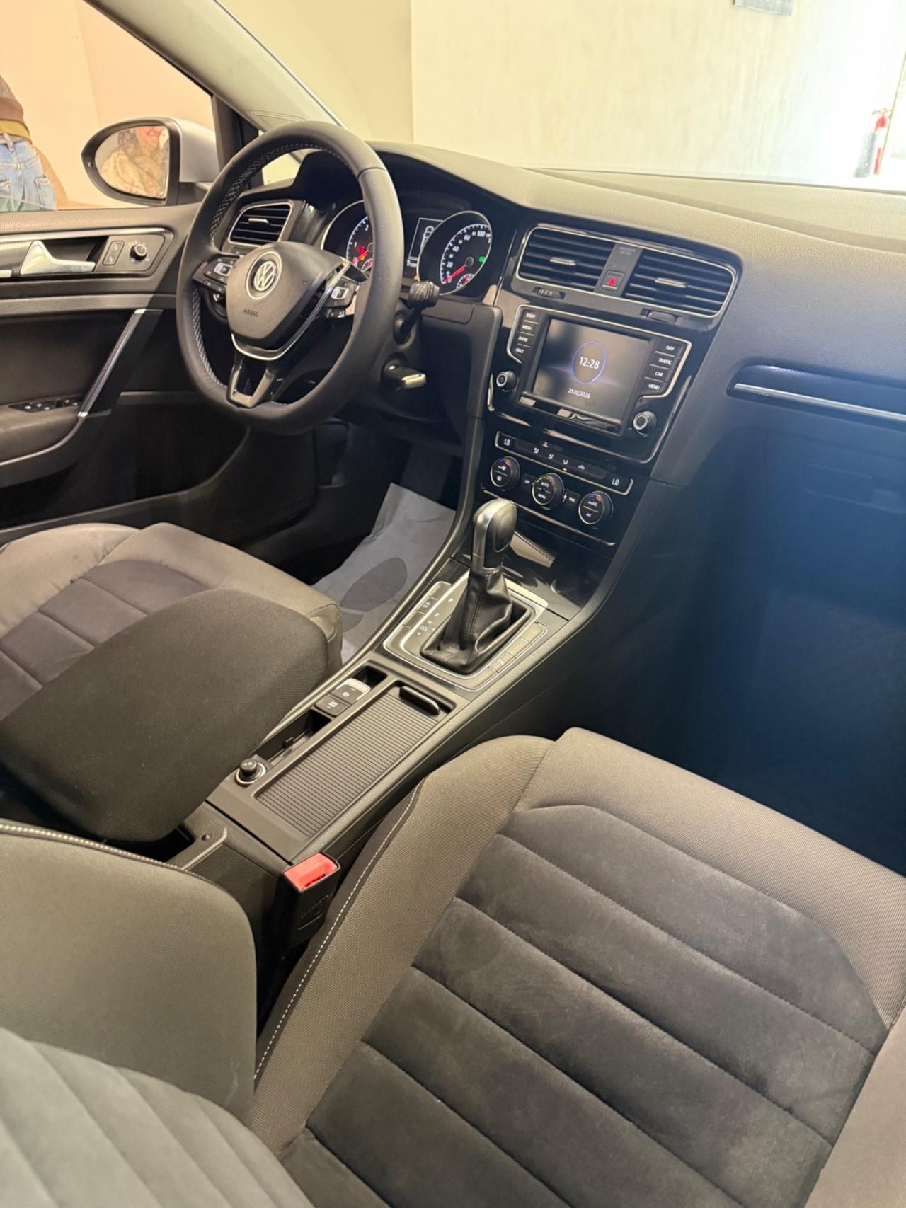 Volkswagen Golf 1.6 TDI 110 CV DSG 5p. Highline BlueMotion Technology