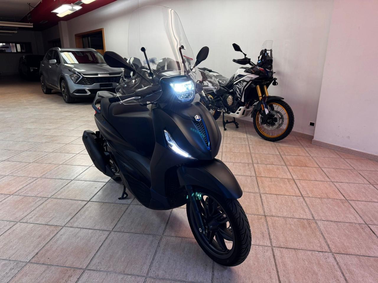 PIAGGIO BEVERLY 300S AZIENDALE 600 KM