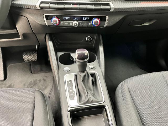 AUDI Q2 35 TDI S tronic Identity Black - Nuova