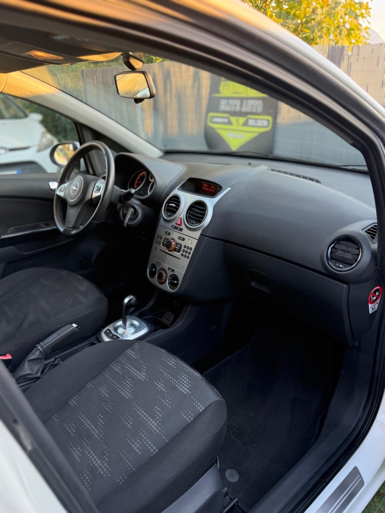 Opel CORSA 1.2 BENZINA AUTOMATICA NEOPATENTATI