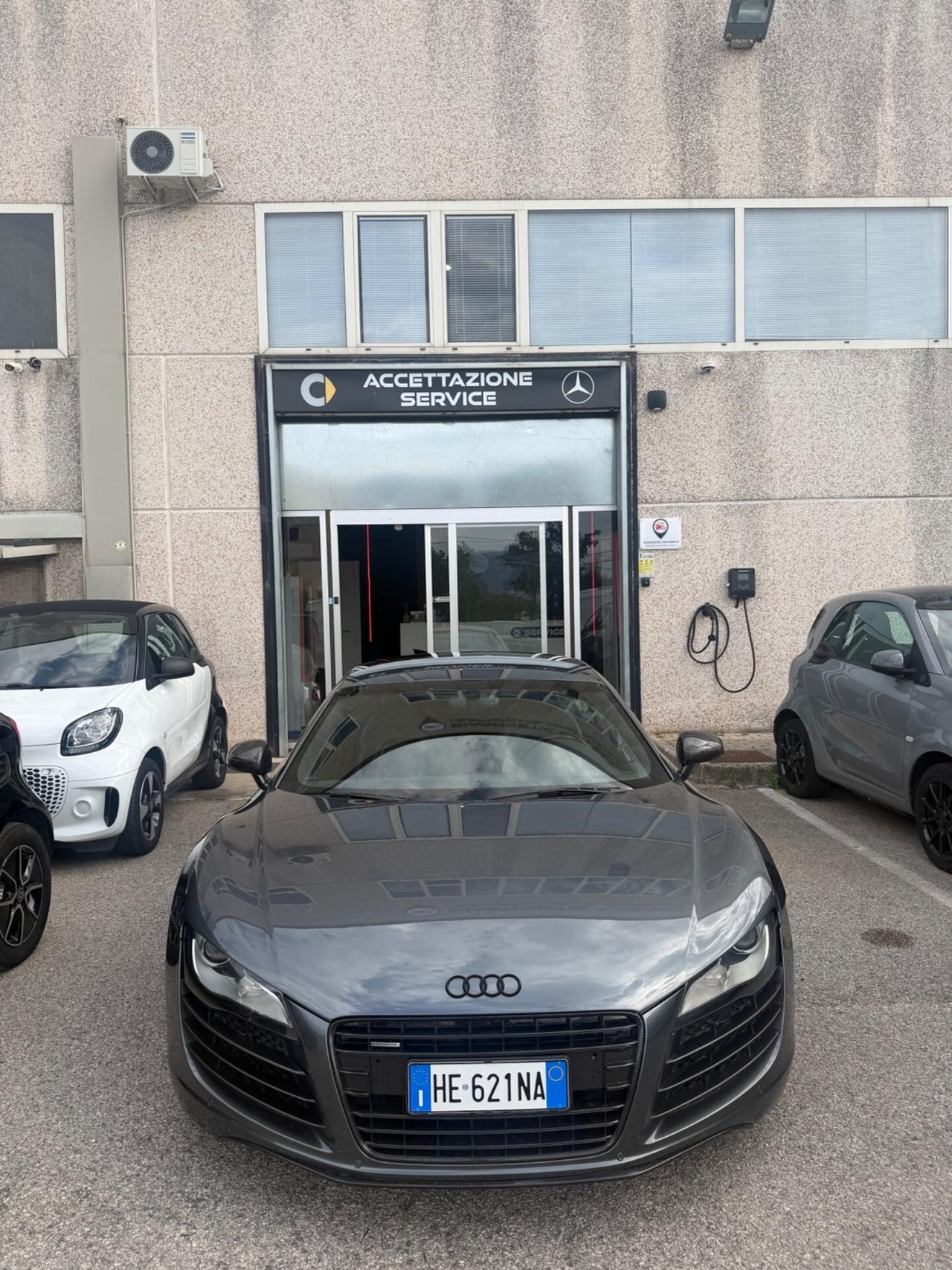 Audi R8 4.2 V8 FSI quattro R tronic