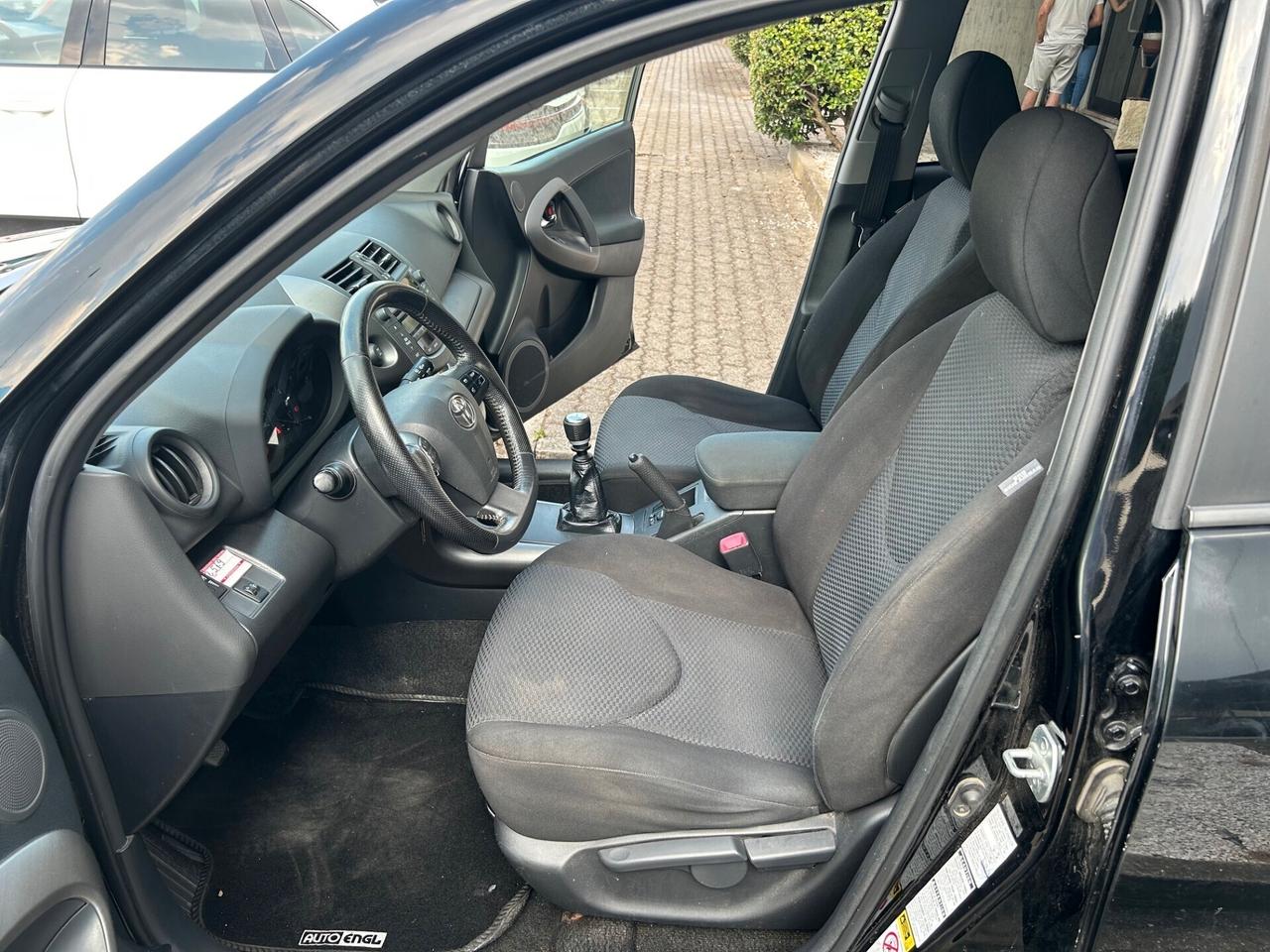 Toyota RAV 4 2.2 d-cat 4WD 177cv GANCIO TRAINO