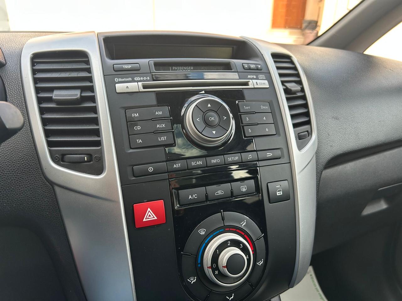 Kia Venga 1.4 CRDi 90Cv COOL TETTO Km111.000-2012