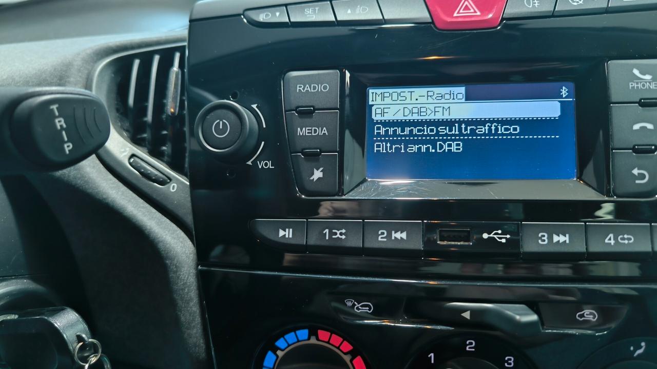 Lancia Ypsilon 1.0 FireFly 5 porte S&S Hybrid Ecochic Silver