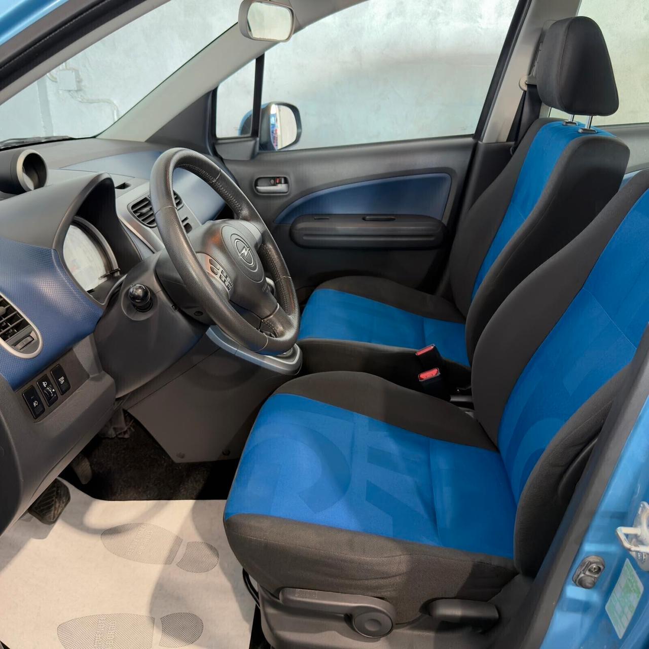 Opel Agila 1.2 16V 86CV automatica NEOPATENTATI