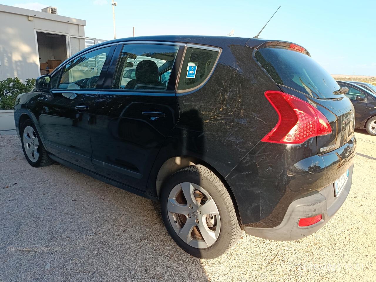 Peugeot 3008 1.6 e-HDi 115CV cambio robotizzato S.&S. Business 5700 senza garanzia 6600 con garanzia