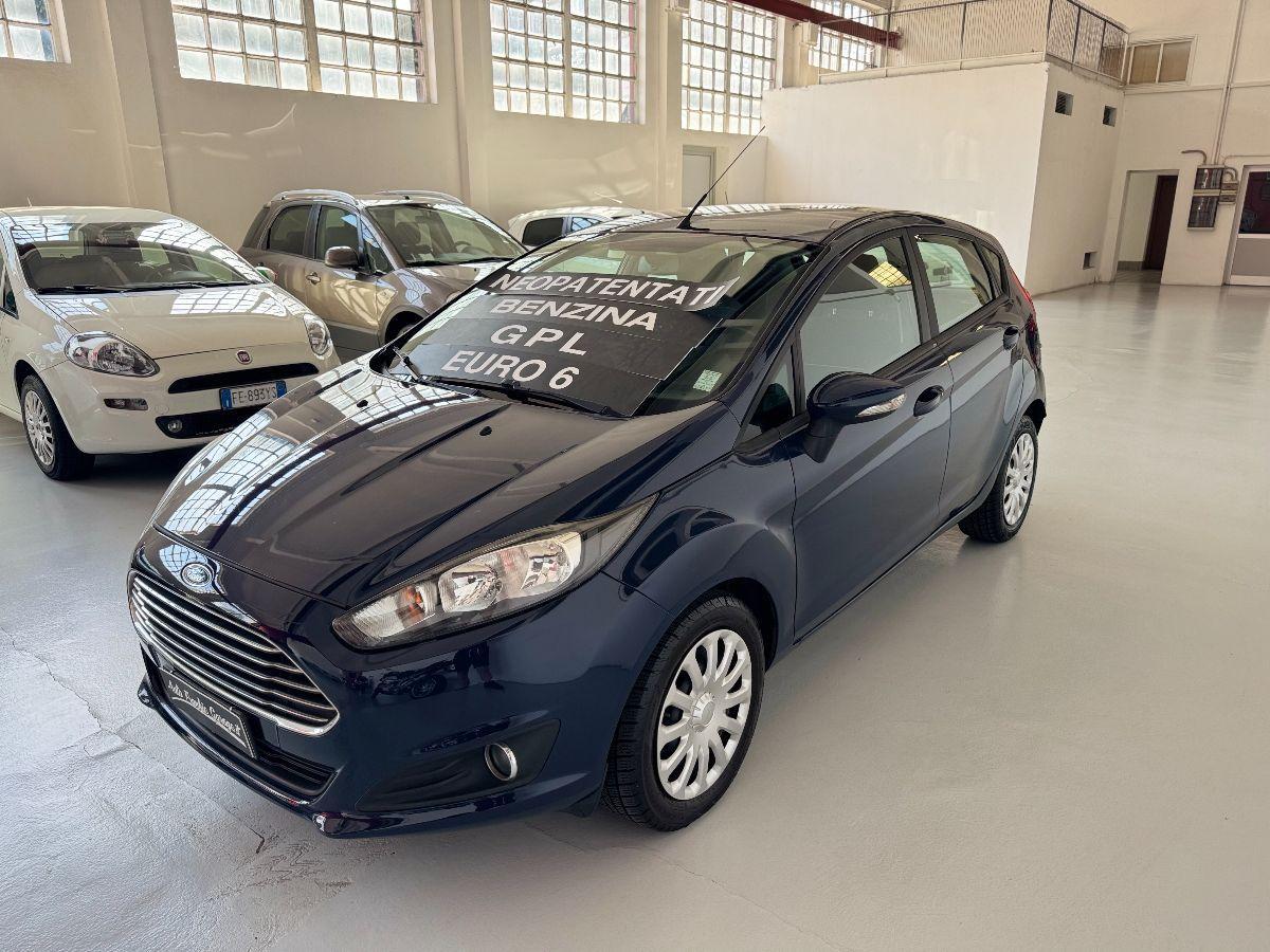FORD - Fiesta - 1.4 5p. Bz.-GPL Black & White Ed.