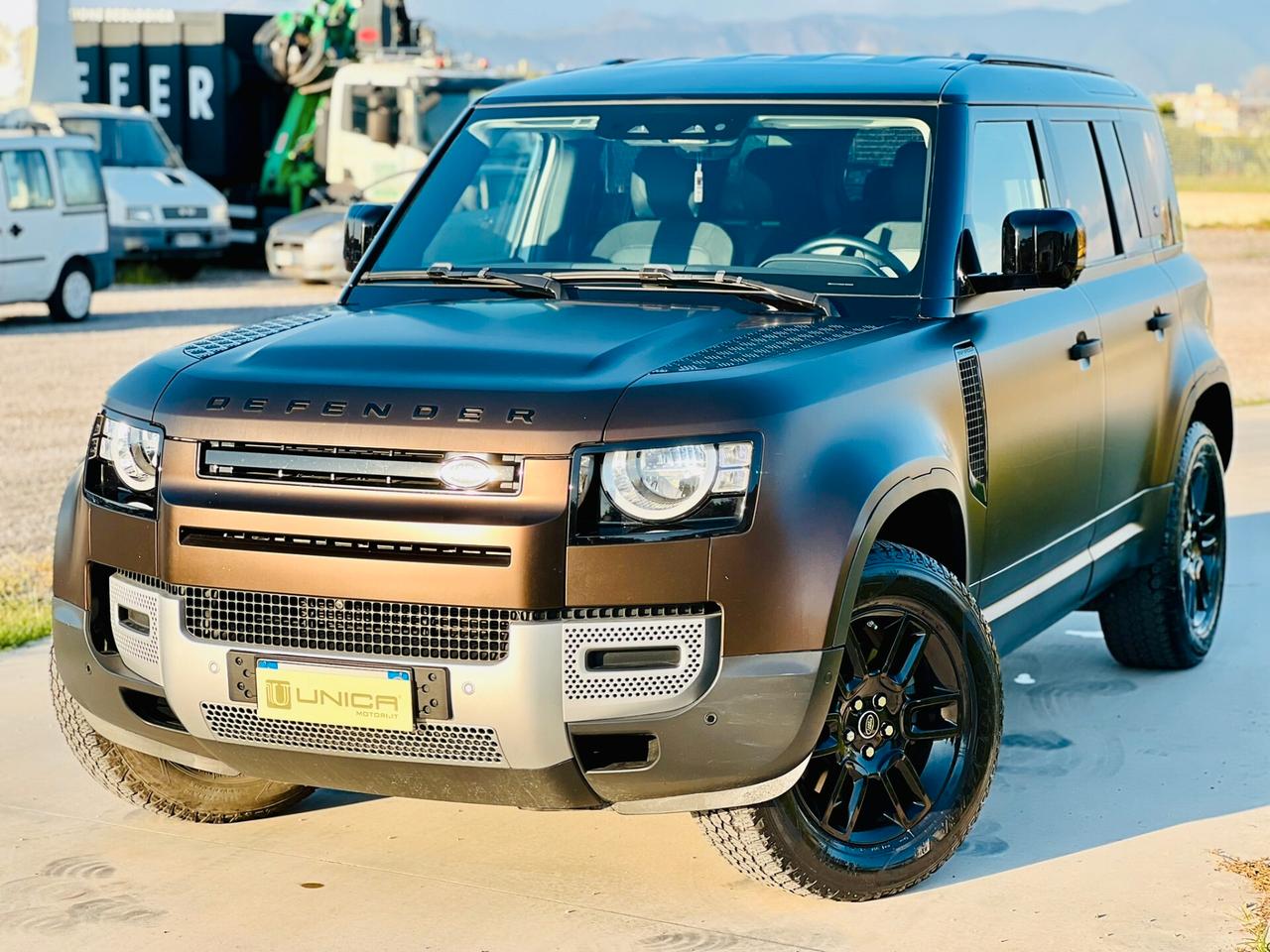 Land Rover Defender 110 2.0 241 cv SD4 AWD Auto SE MOTORE NUOVO IVA ESPOSTA