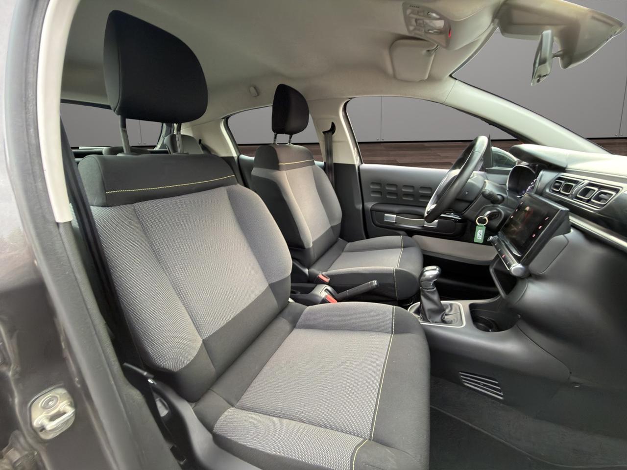 Citroen C3 1.2 Shine 83cv - Unipro - Promo Finanziamento - Neopatatentati - Tagliandi certificati - Cerchi in lega - Schermo - Clima Automatico