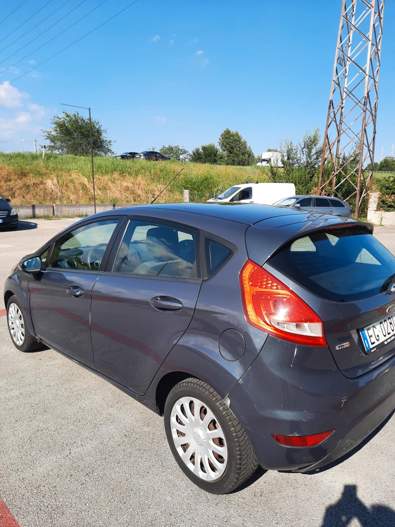 Ford Fiesta 1.4 TDCi 5p. Titanium OK NEOPATENTATI
