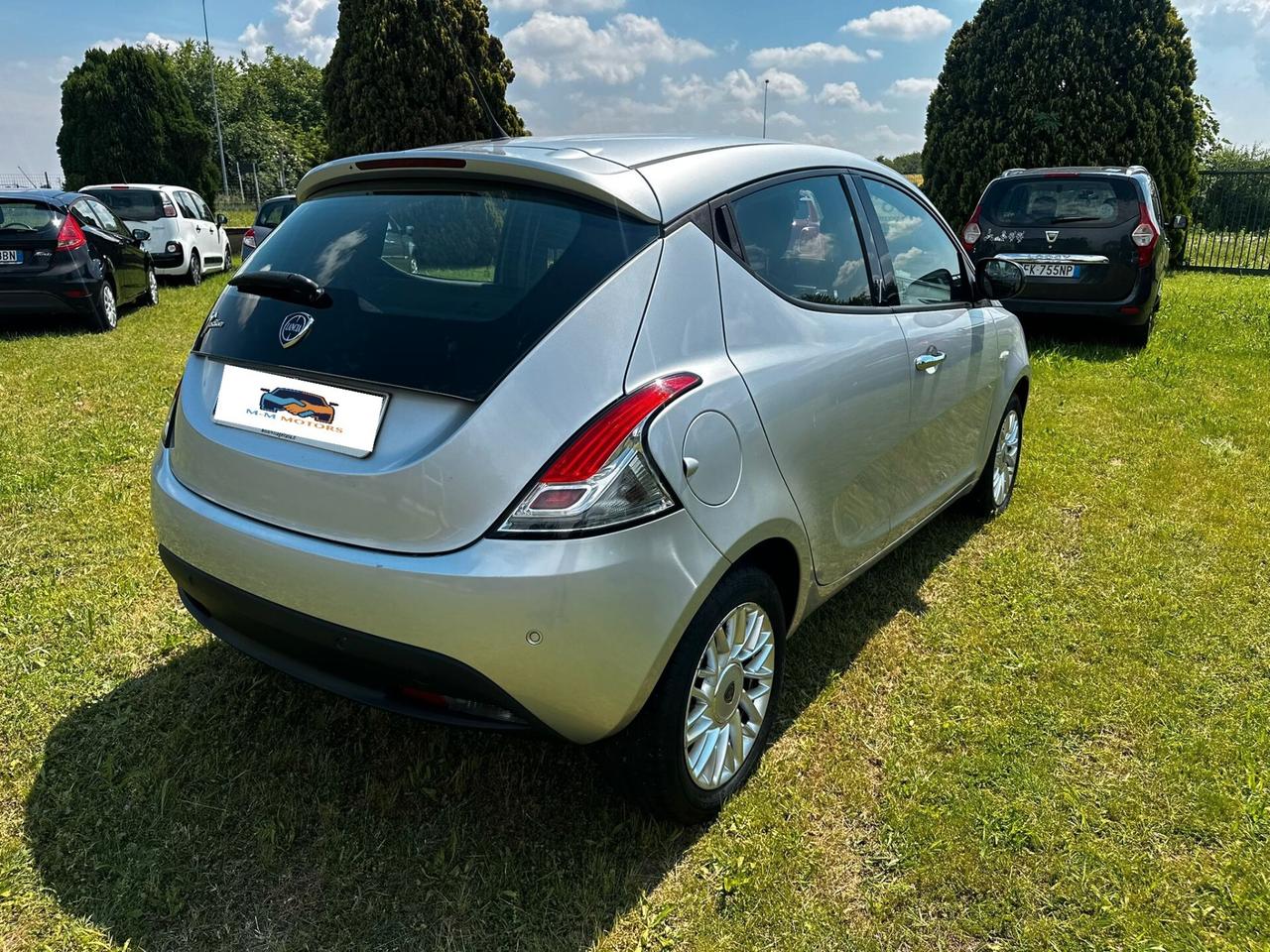 Lancia Ypsilon 85CV CAMBIO AUTOMATICO