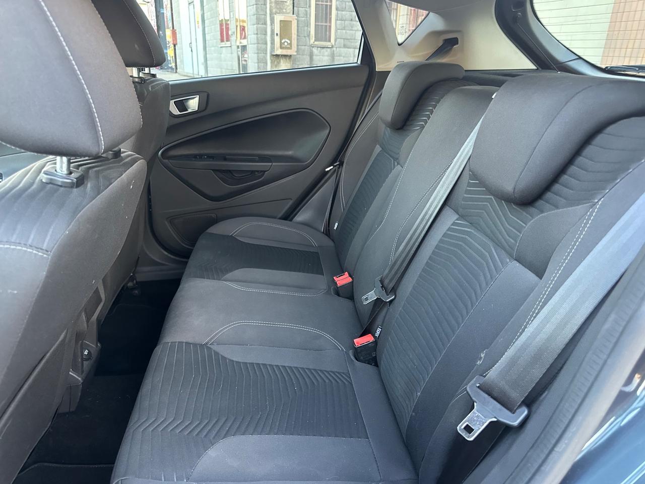 Ford Fiesta 1.5 TDCi 75CV 5 porte Neopatentati