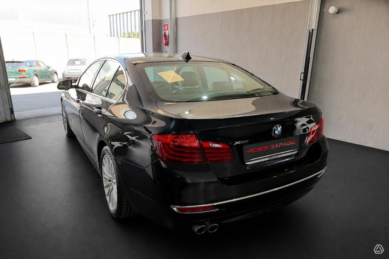 Bmw 520 520d xDrive Luxury