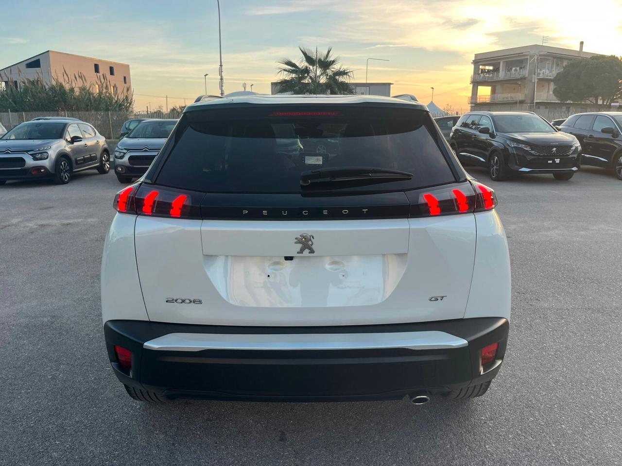 Peugeot 2008 BlueHDi 130 S&S EAT8 GT