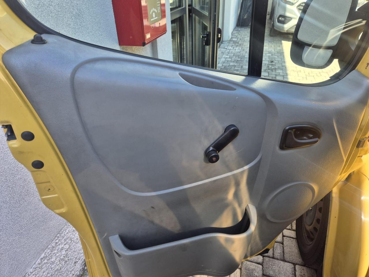 Renault Trafic T29 1.9 dCi 80CV PL