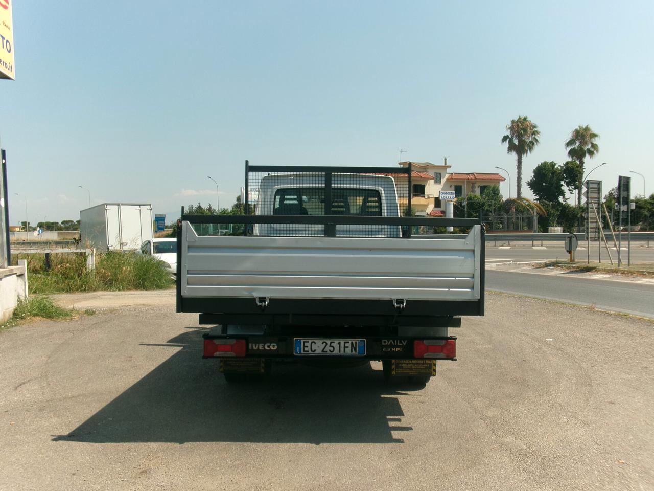 Iveco Daily 35C13 2.3 130CV RIBALTABILE TRILATERALE