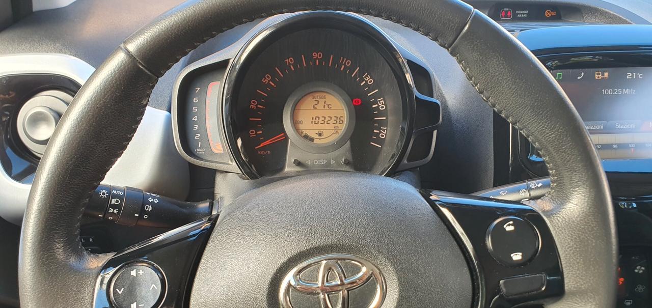 Toyota Aygo 1.0 VVT-i 69 CV 5 porte x-play