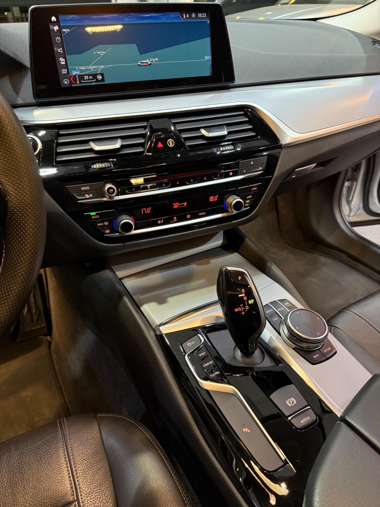 Bmw 520 G31Touring 520d xdrive Luxury GANCIO TRAINO !