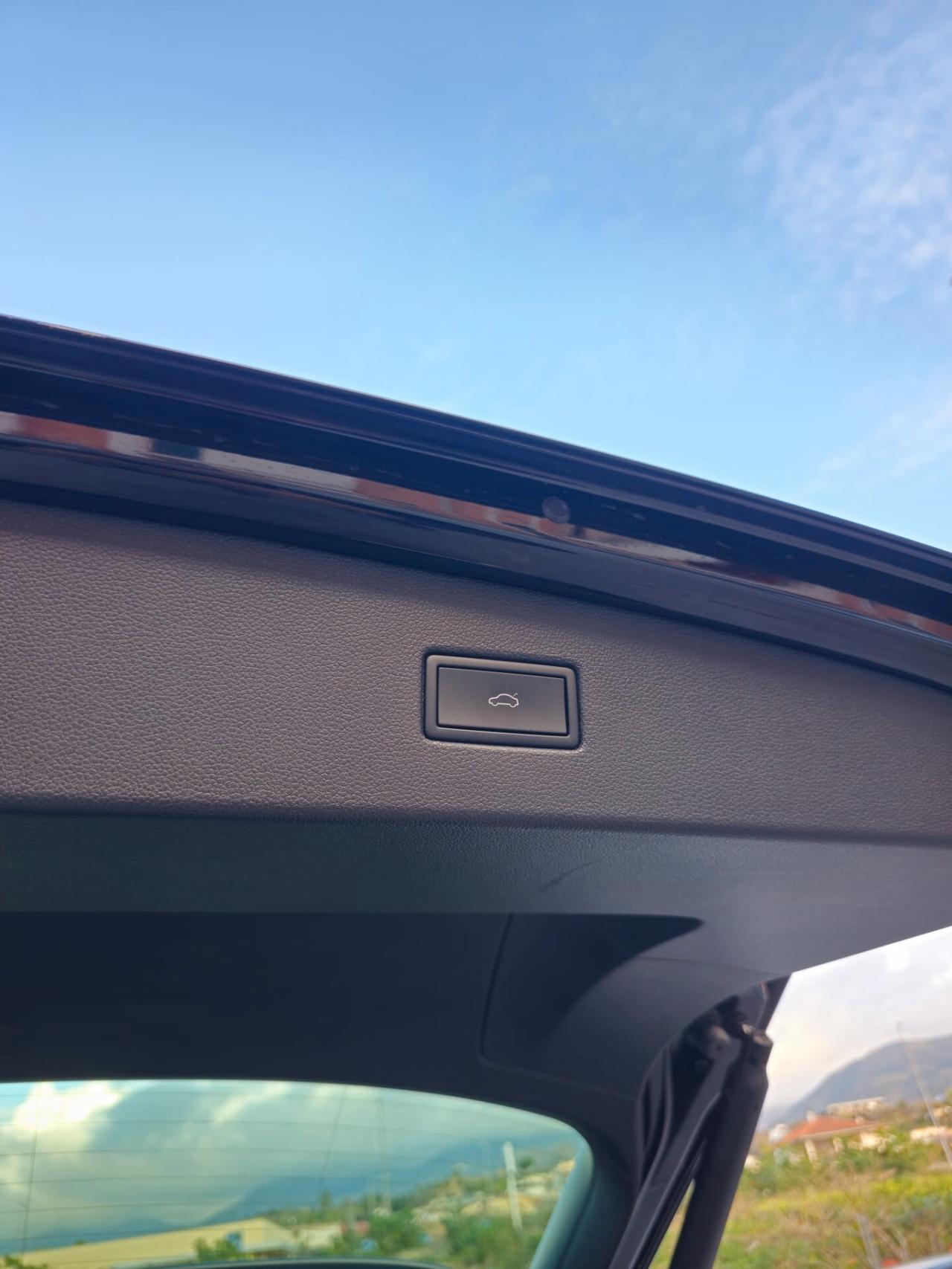 Volkswagen Tiguan 2.0 TDI 150 CV SCR DSG R-Line