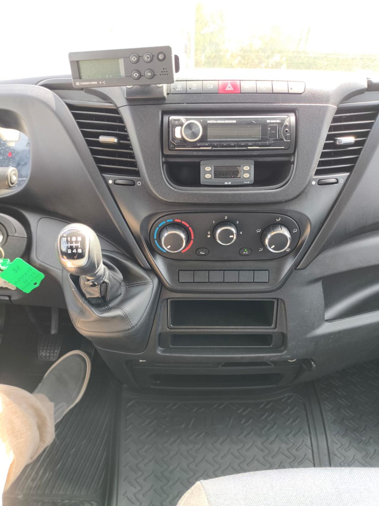 IVECO DAILY 35C16 GRUPPO E FRIGO THERMOKING STRADA RETE 380 V. RIF:3525