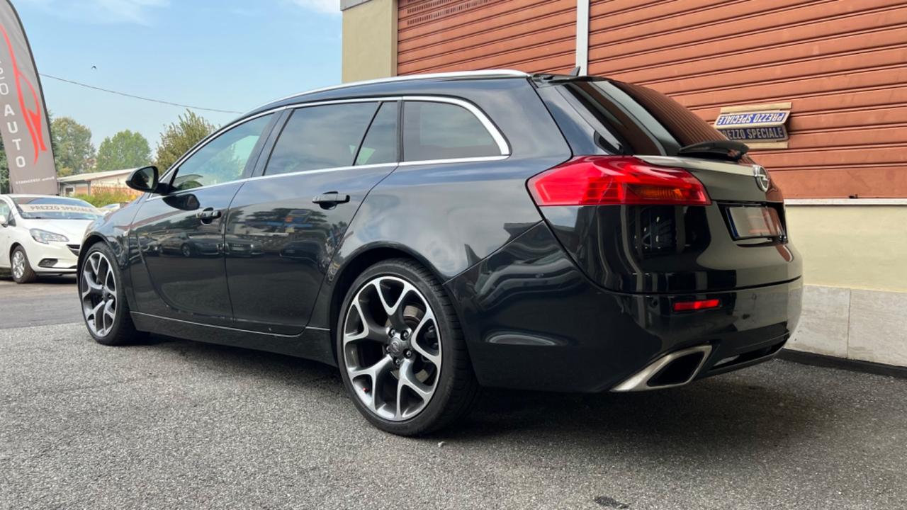 Opel Insignia 2.8 Turbo 4x4 325CV Sports Tourer OPC