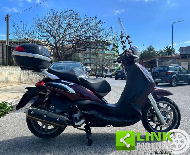 PIAGGIO Beverly 500 .