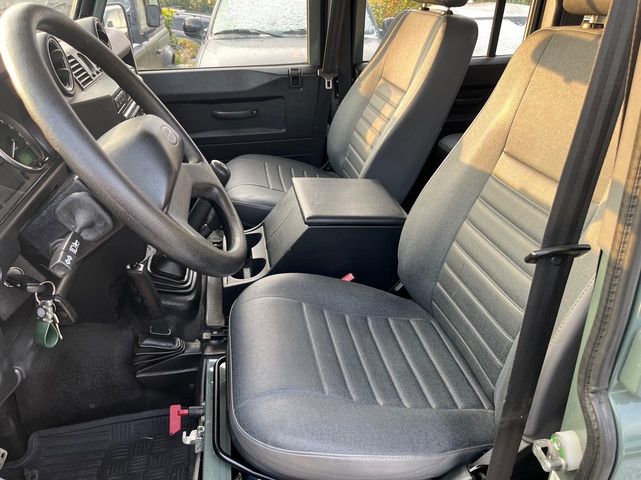 Land Rover Defender 110 2.4 TD4 Station Wagon SE