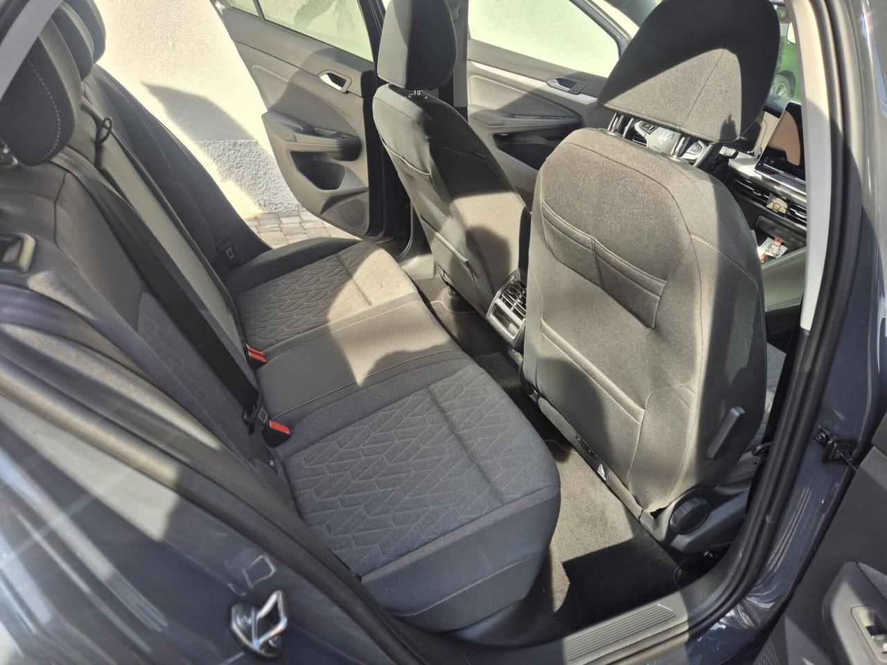Volkswagen Golf 1.5 eTSI 115 CV DSG Life - OK NEOPATENTATO