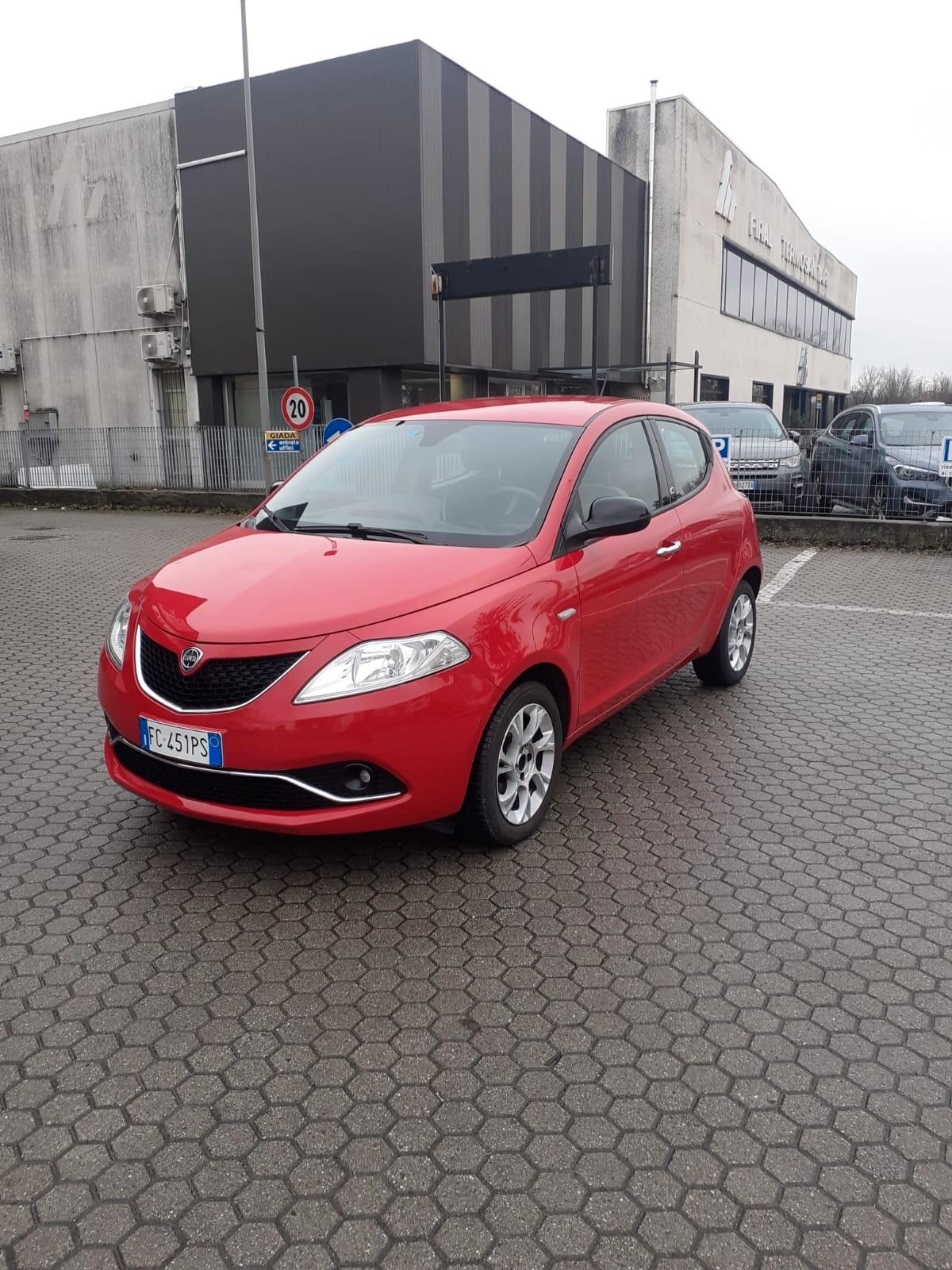 Lancia Ypsilon 1.2 69 CV 5 porte GPL Ecochic Gold