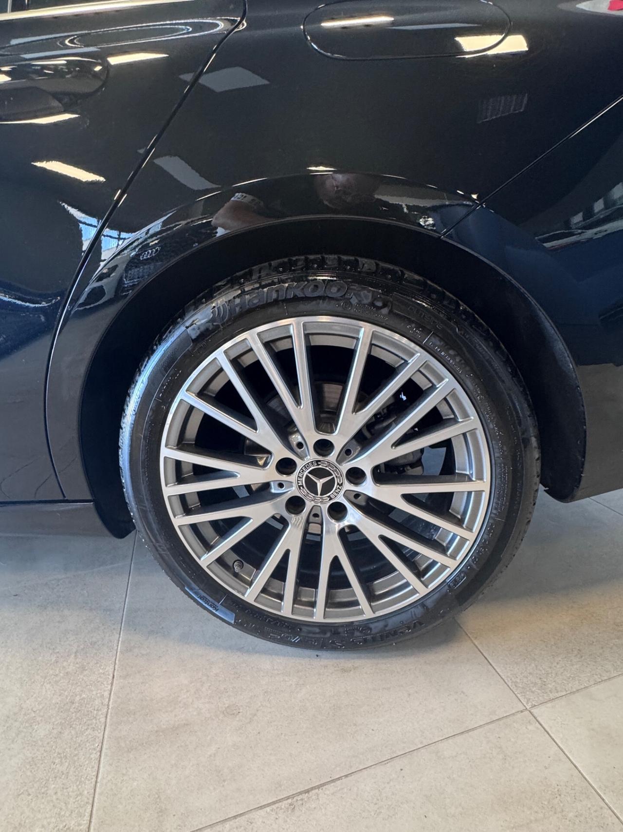 MERCEDES CLA 180CDI KM 42.000 SEDAN AT8 TETTO SPORT