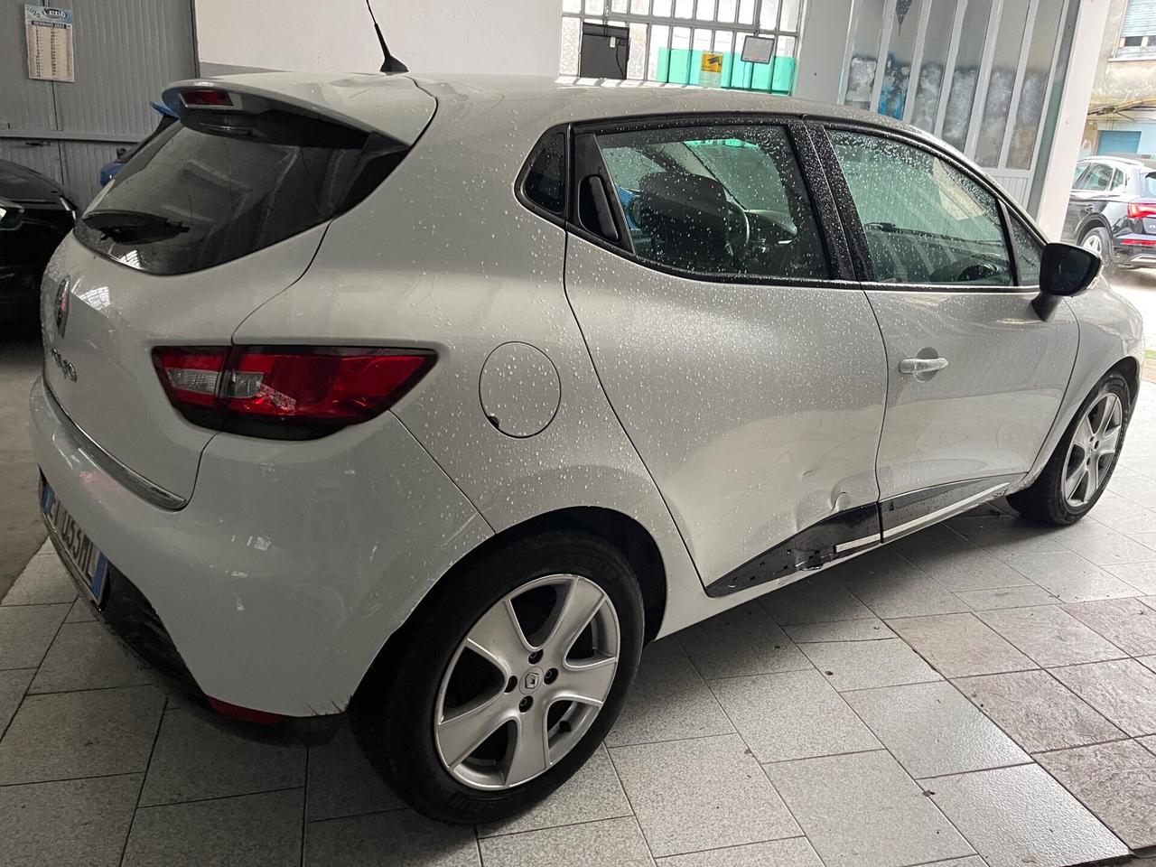 Renault Clio 1.2 75CV 5 porte Wave