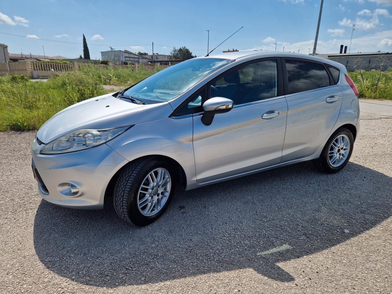 Ford Fiesta 1.6 TDCi 90CV 5 porte DPF Titanium