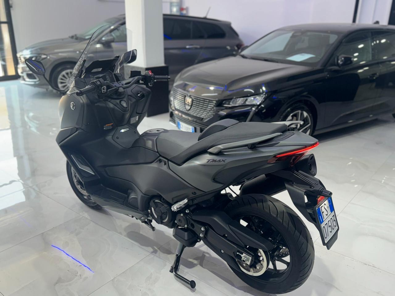 Yamaha T Max 560