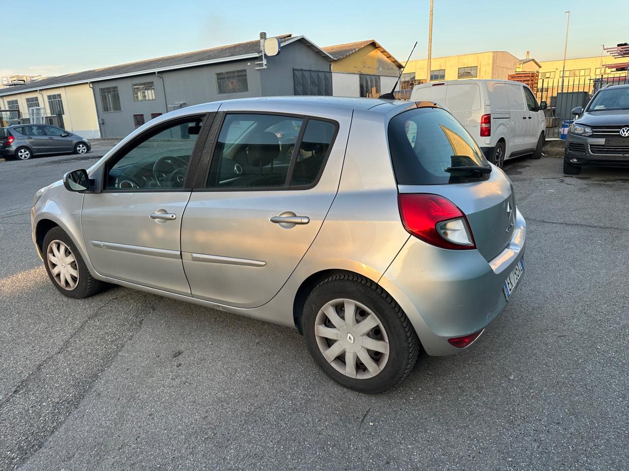 Renault Clio 1.2 BENZINA NEOPATENTATI