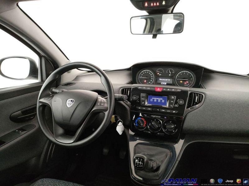 Lancia Ypsilon 1.0 FireFly 5 porte S&S Hybrid Ecochic Silver