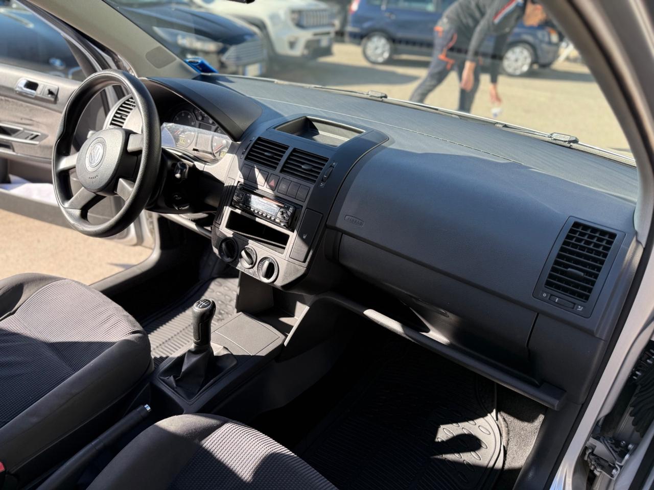 Volkswagen Polo 1.2 5p. Trendline KM CERTIF