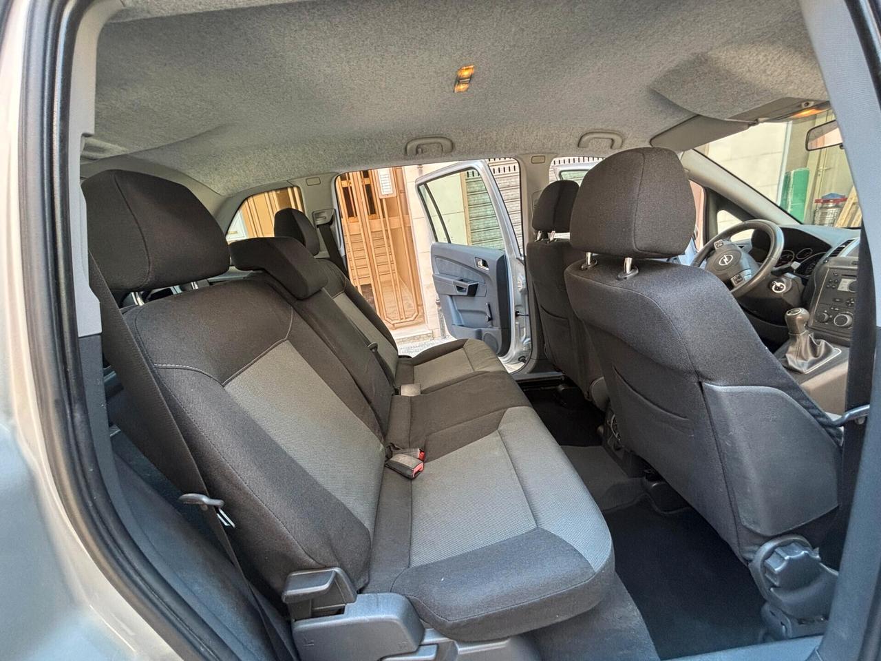 Opel Zafira 1.9 CDTI 101CV ** 7 POSTI **