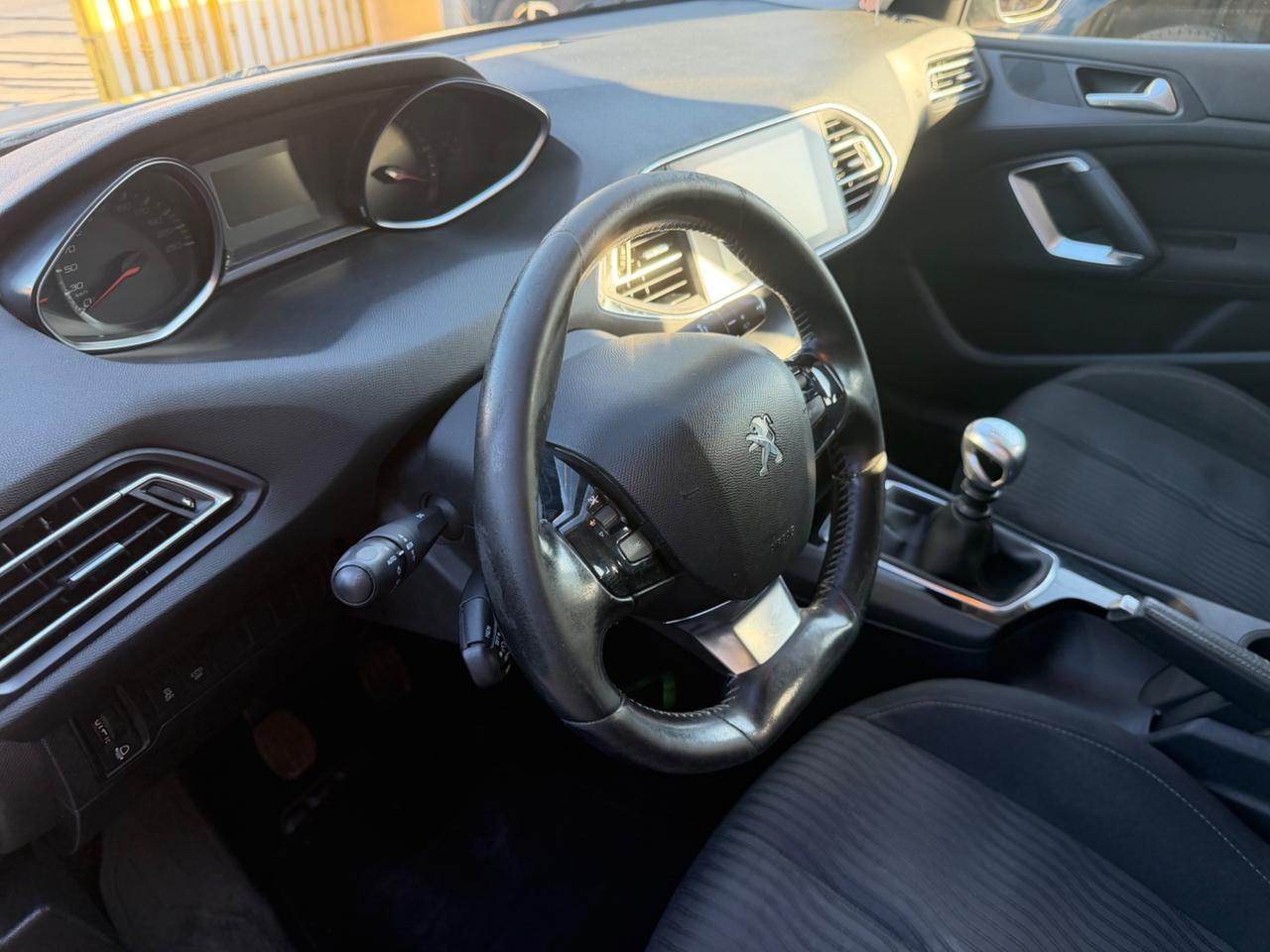 Peugeot 308 BlueHDi 120 S&S Allure