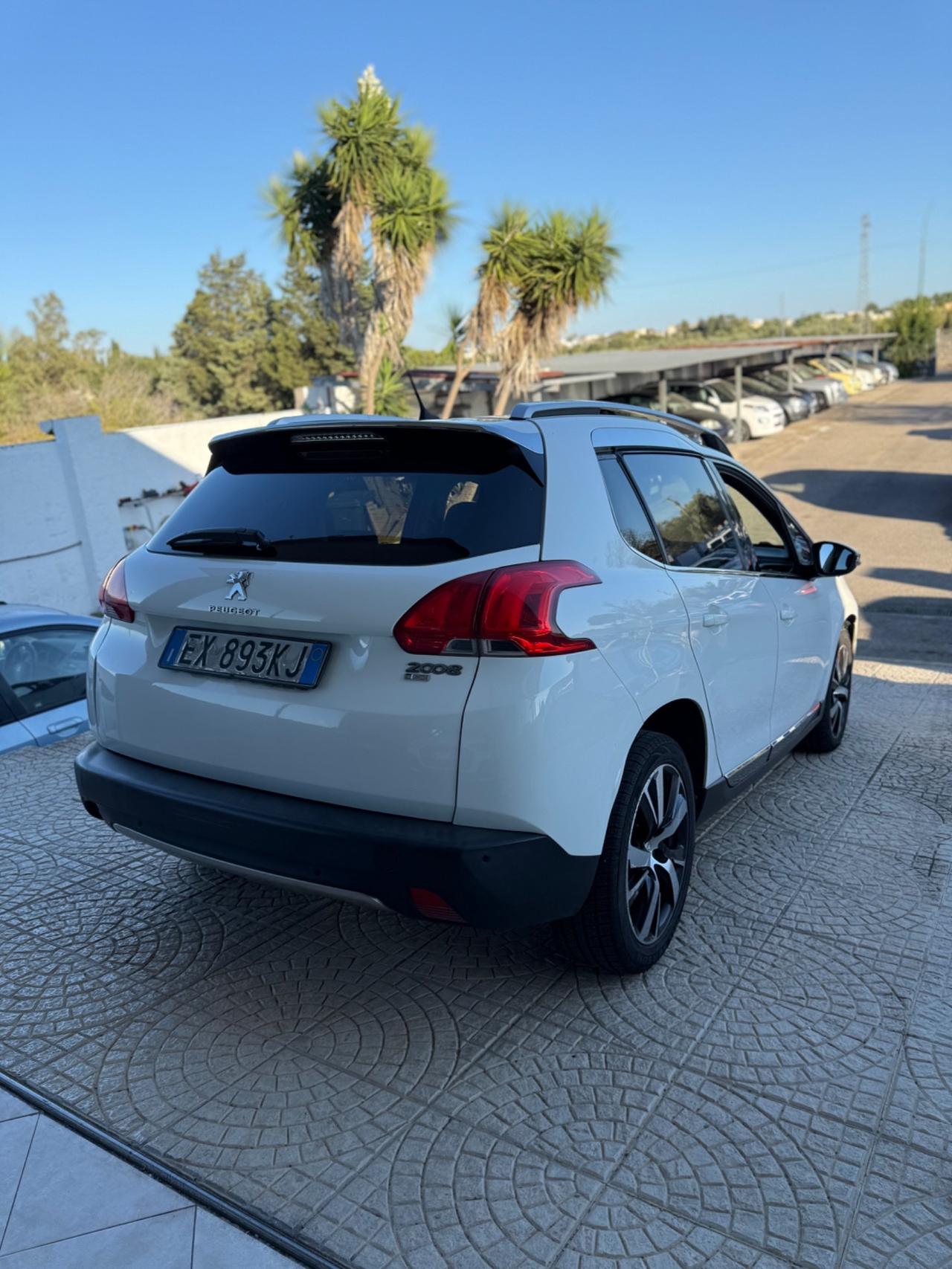 Peugeot 2008 1.6 e-HDi 92 CV Stop&Start Urban Cross