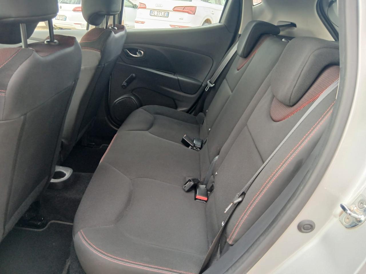 Renault Clio 1.2 BENZINA 74CV NEOPATENTATI