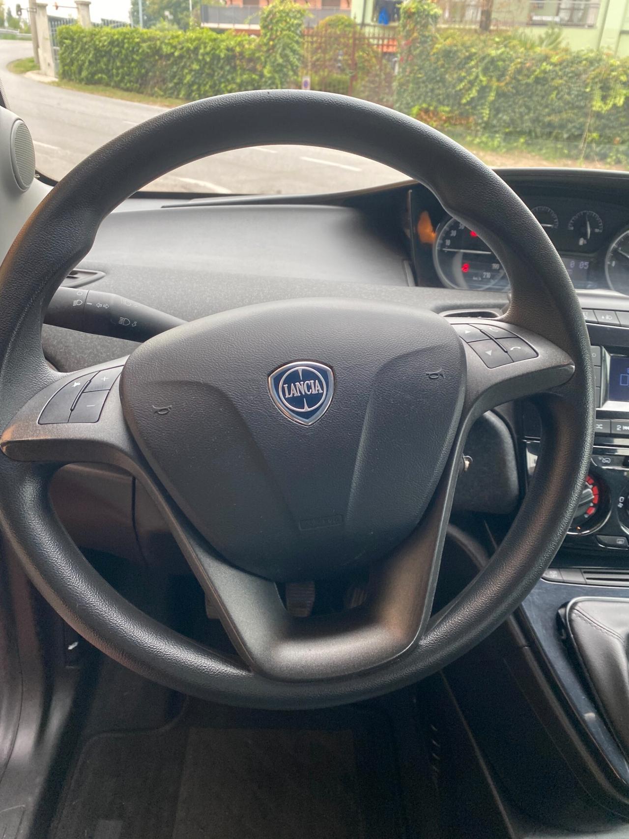 Lancia Ypsilon 1.2 69 CV 5 porte S&S Gold hybrid ecochic