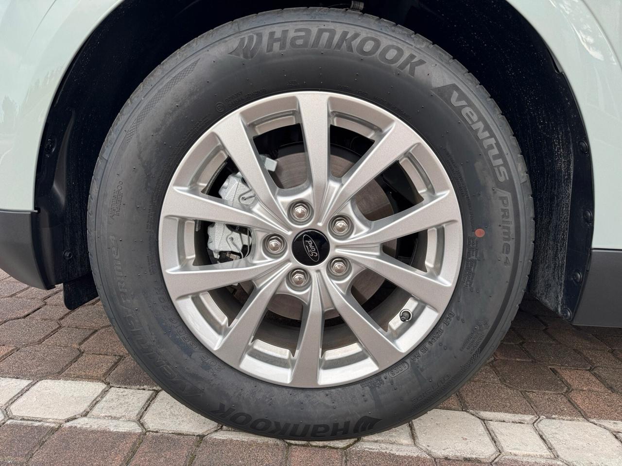 Ford Tourneo Courier 1.0 EcoBoost Titanium